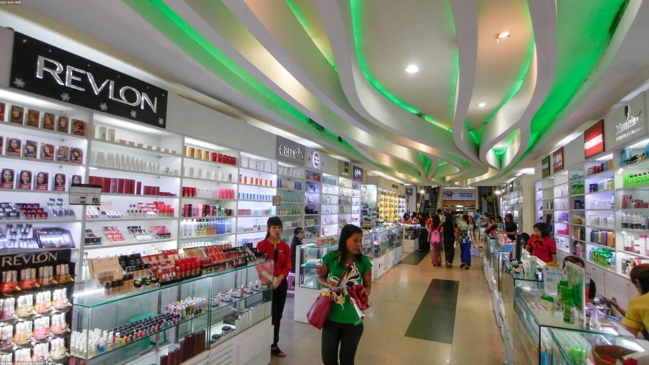 Spotify's Margin Outlook Sparks Concern: A Deep Dive into the Music Streaming Giant's Prospects