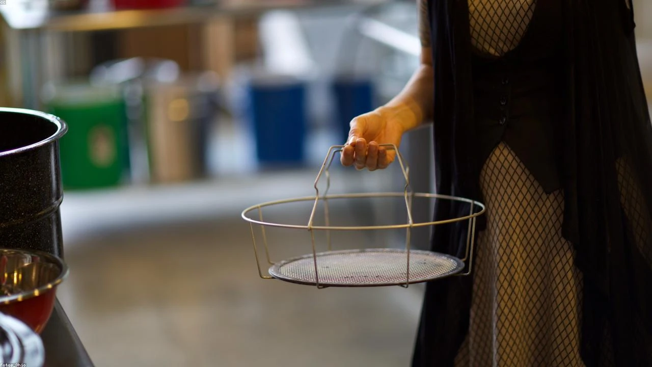 Global Markets Rebound: Bitcoin and Stocks Recover as Iran Signals Cooperation