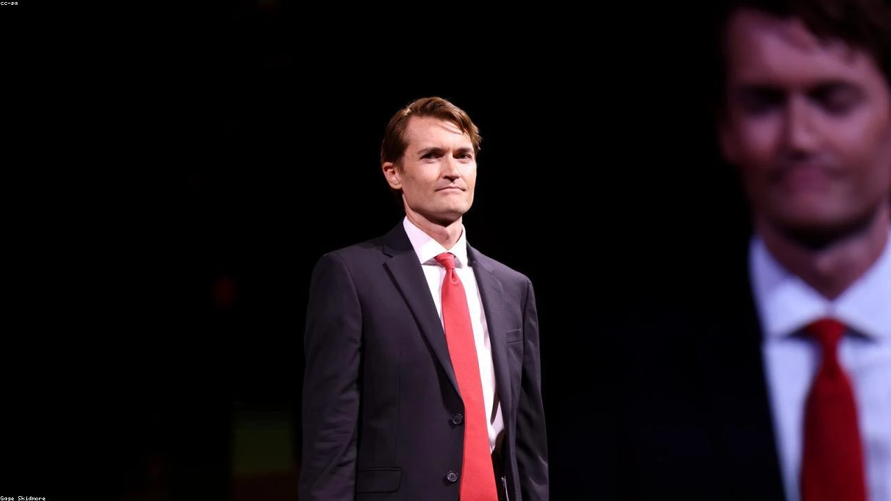 Wix.com Stock Downgrade: Navigating Debt Concerns and AI Risks