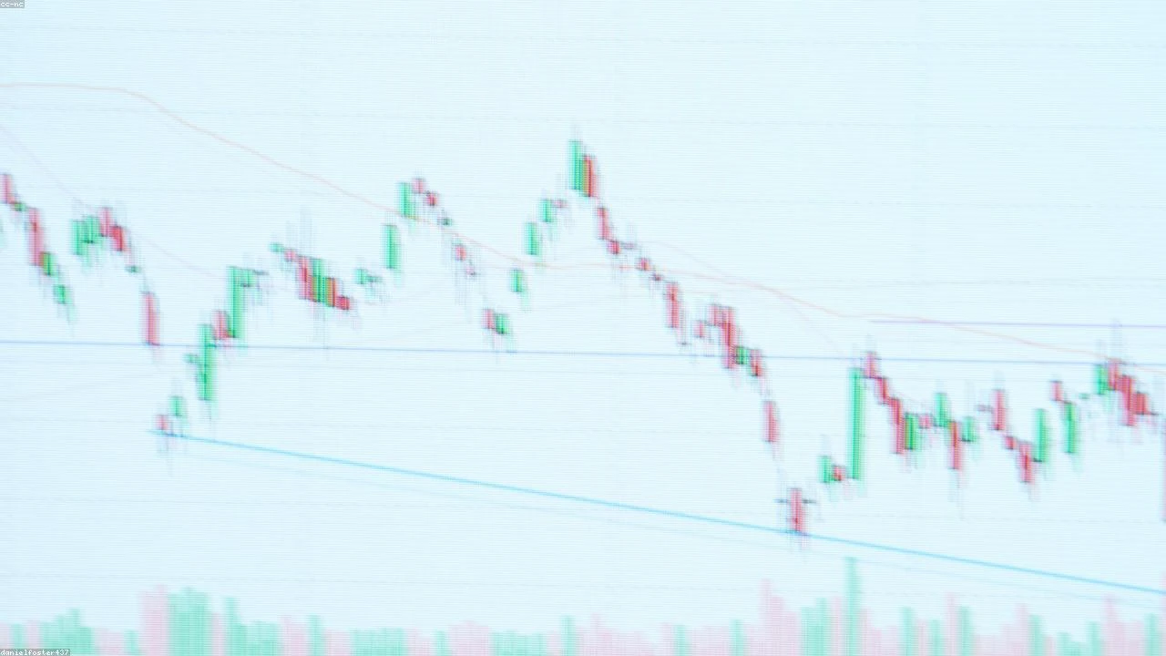 Crypto Market Downturn: CoinDesk 20 Index Falls 4.5% as Constituents Trade Lower