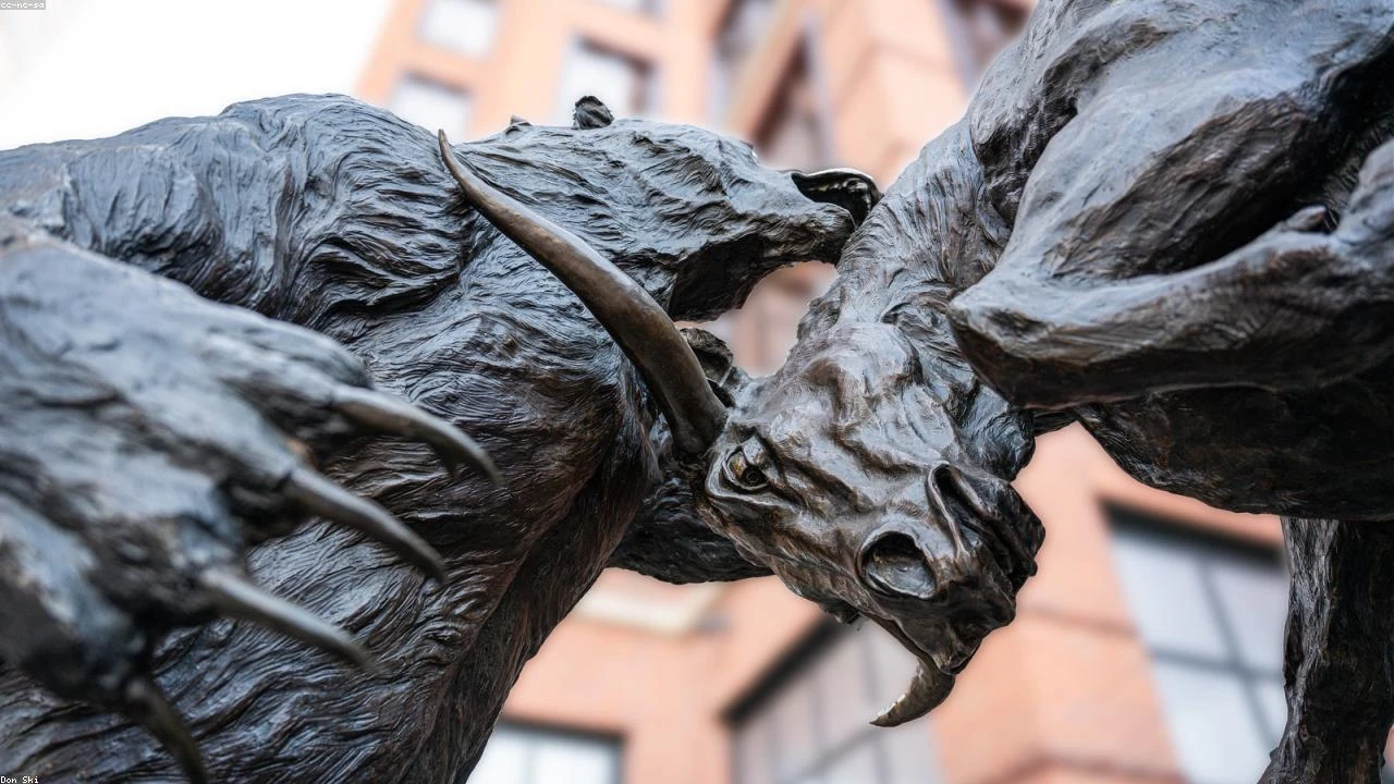 Navigating Turbulent Waters: The Era of Wartime CEOs