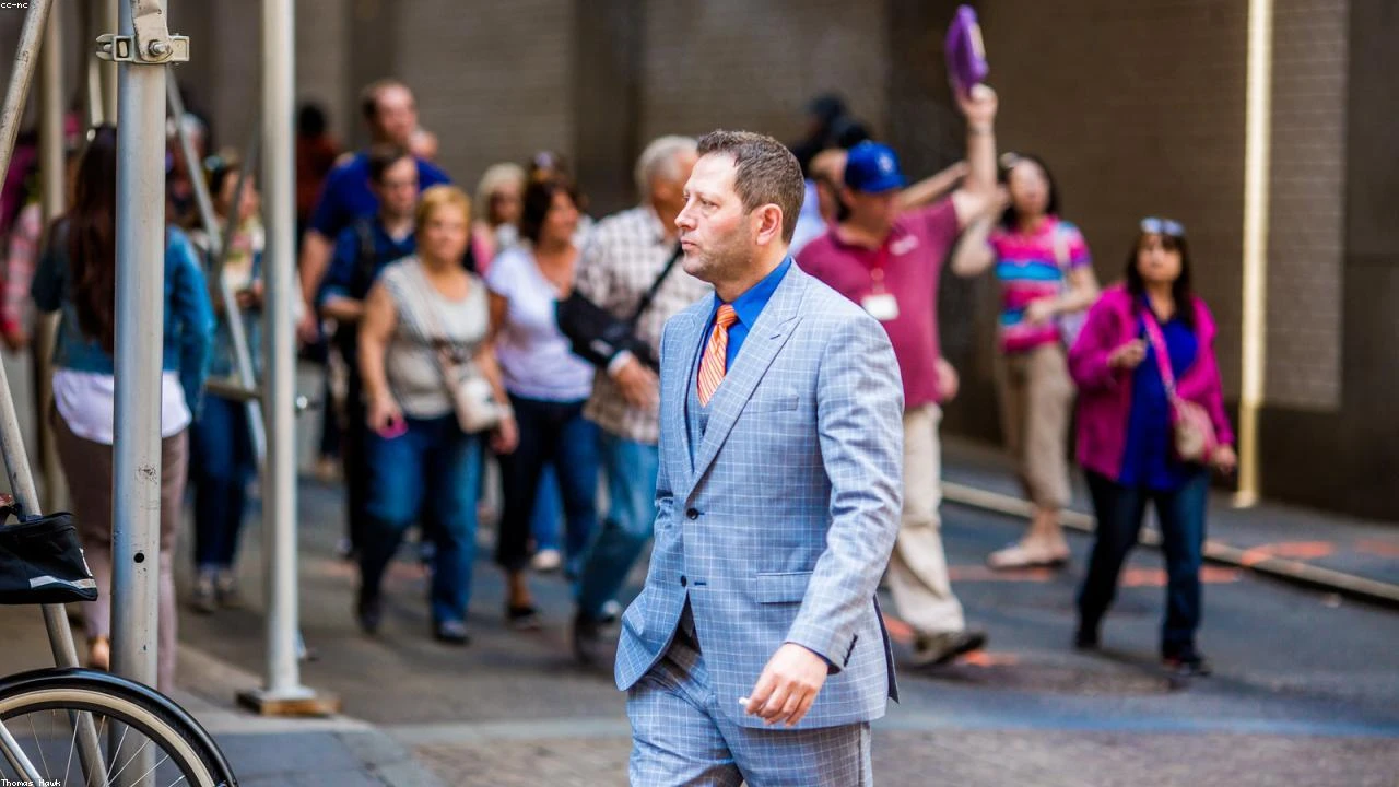 Gold Prices Plummet: Analyzing the Impact of Trump's Iran Deadline on Inflation and Global Markets