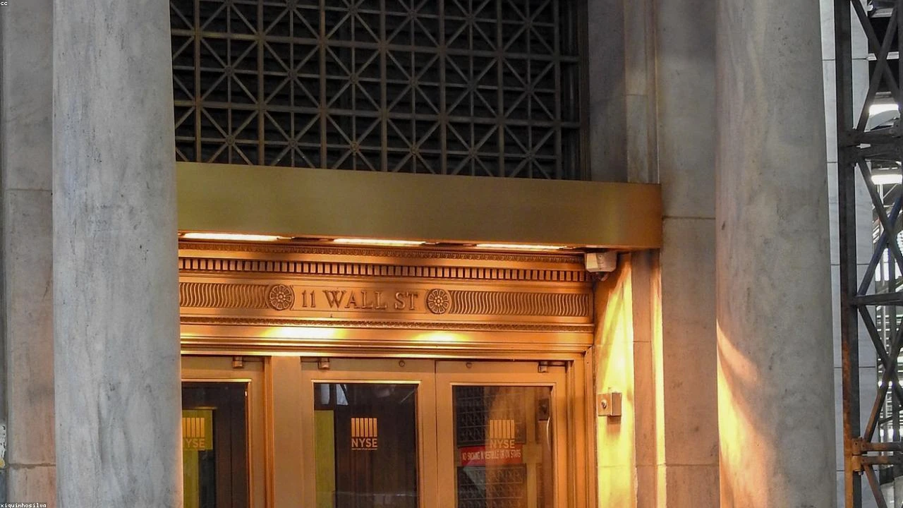 Wall Street's Biggest Bets: Unpacking Tuesday's Analyst Calls