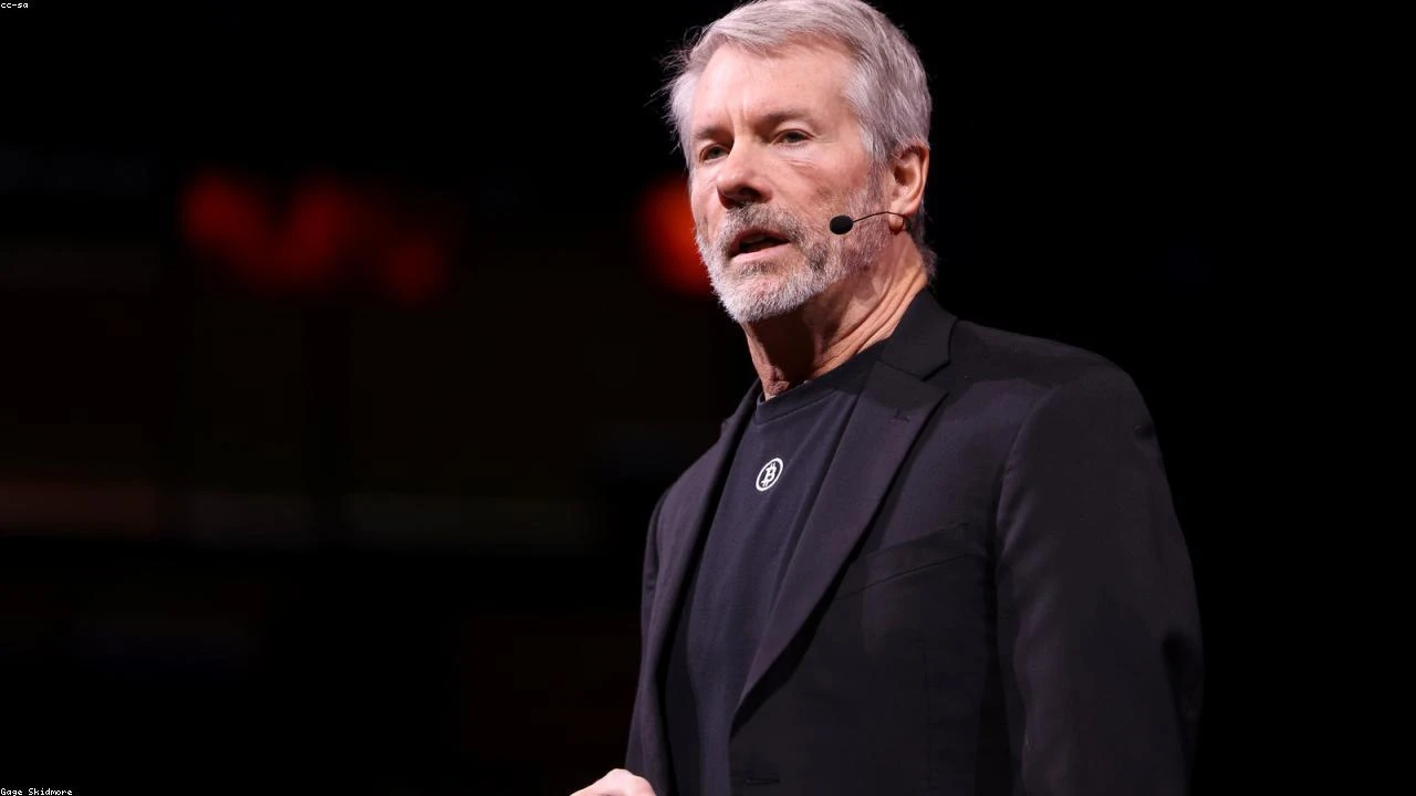 Intel's Earnings Beat Sparks Wall Street Optimism: A Deep Dive Analysis