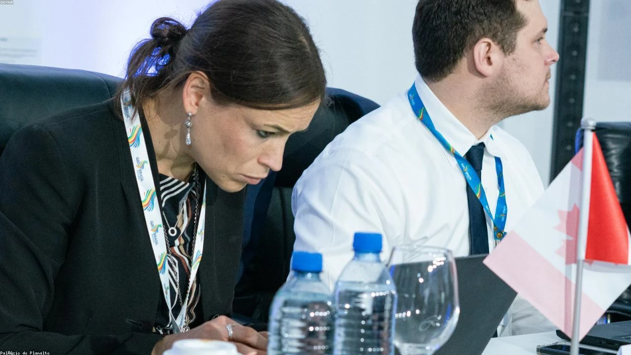 Unlocking Anthropic's Potential: A Deep Dive into Zoom's Stake and Market Implications