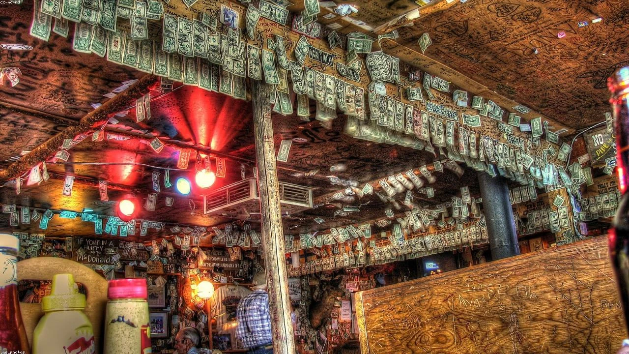 Netflix Stock Plunge: A Buying Opportunity for Savvy Investors?