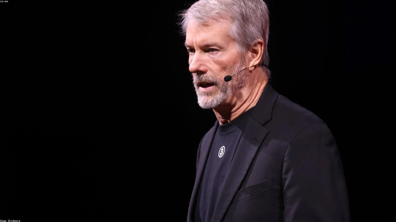 Revolutionizing Hedge Funds: Perpetuals.com's AI Platform Deployment