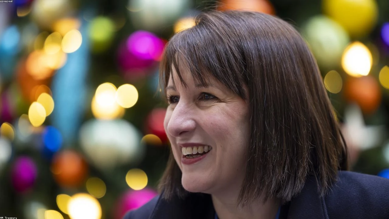 Saks Global Secures Additional $300m in Bankruptcy Financing: A Deep Dive Analysis