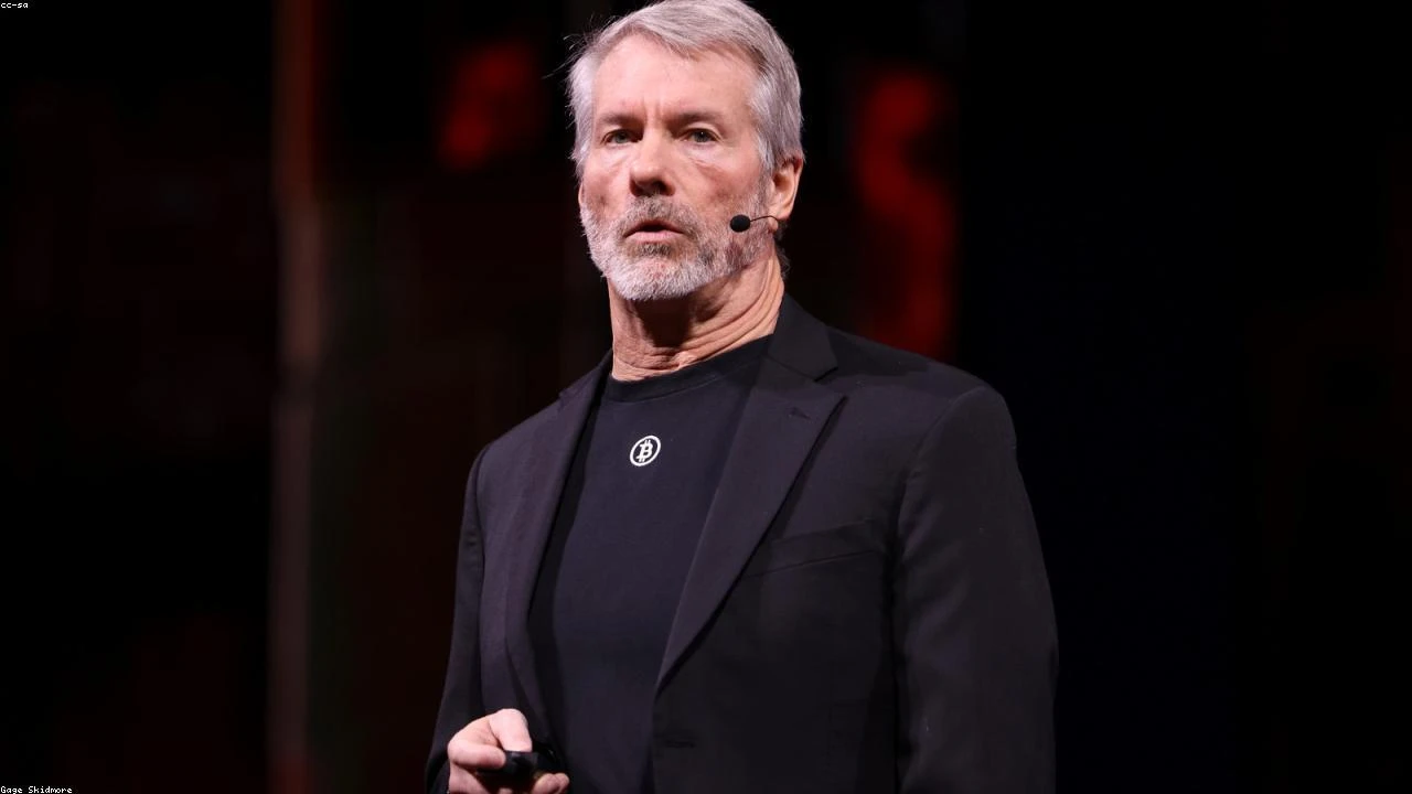 Starbucks' Strategic Shift: Selling Control of China Unit to Boyu