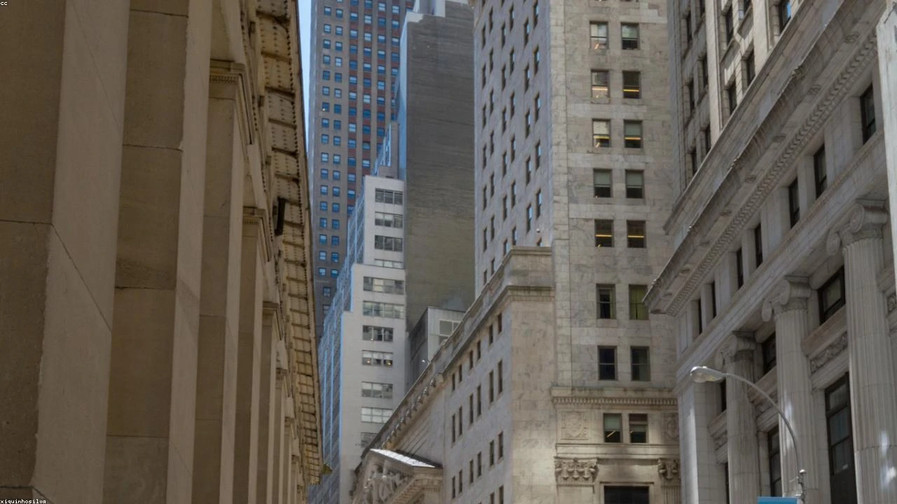 Stock Market Today: Navigating Surprise Inflation Data and Oracle's Impact on Bloom