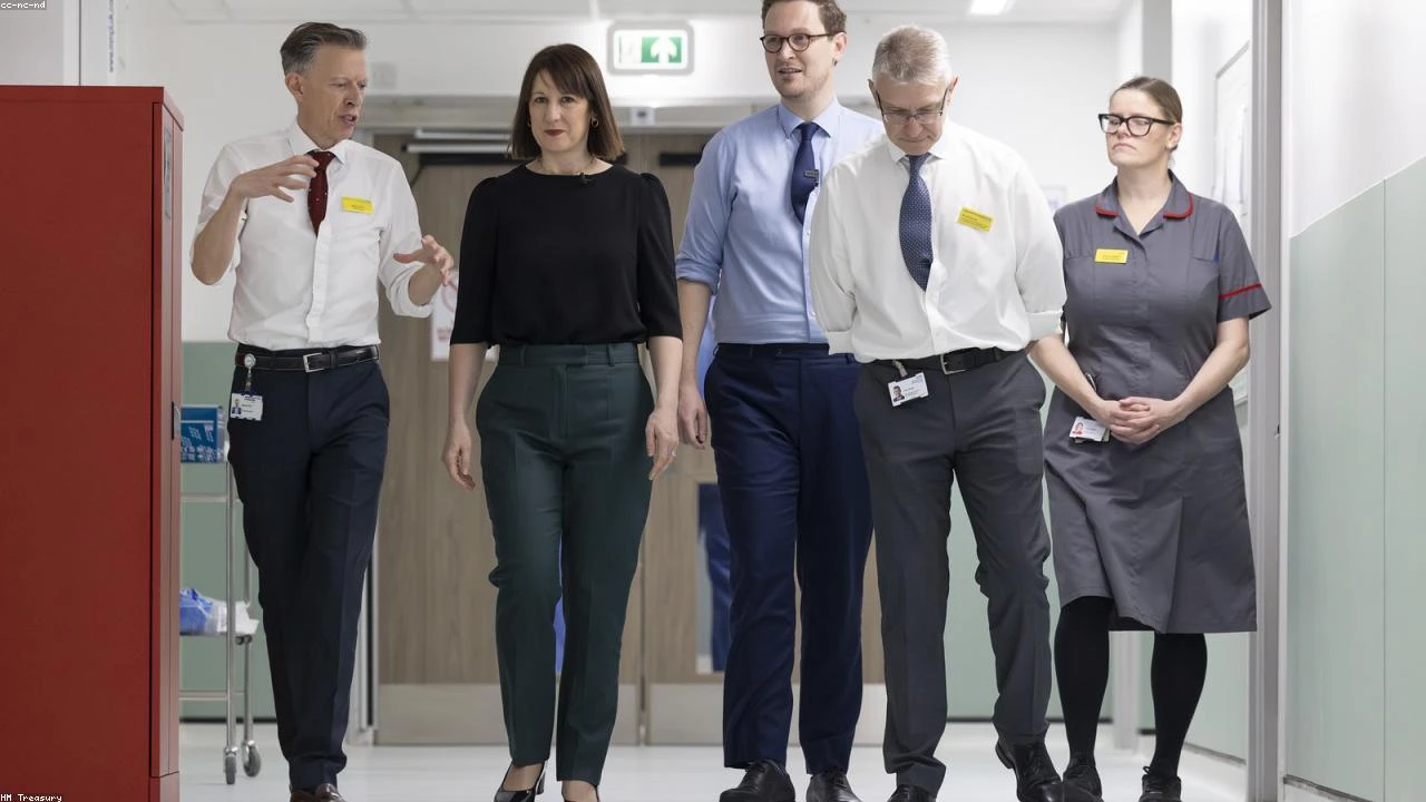 Navigating Turbulent Waters: Topps Tiles' Flat Revenue Amid Challenging Market Conditions