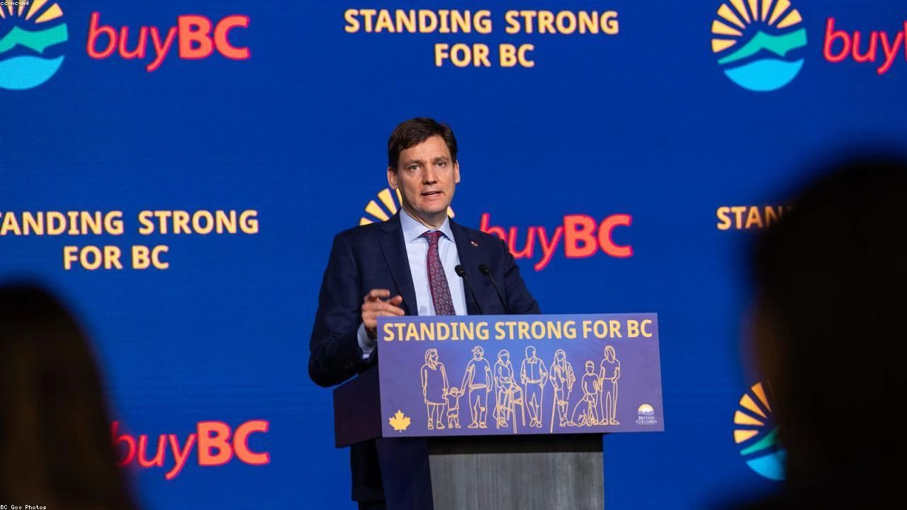 Global Markets Teeter on Brink as US-Iran Talks Show Promise Amidst Strait Uncertainty