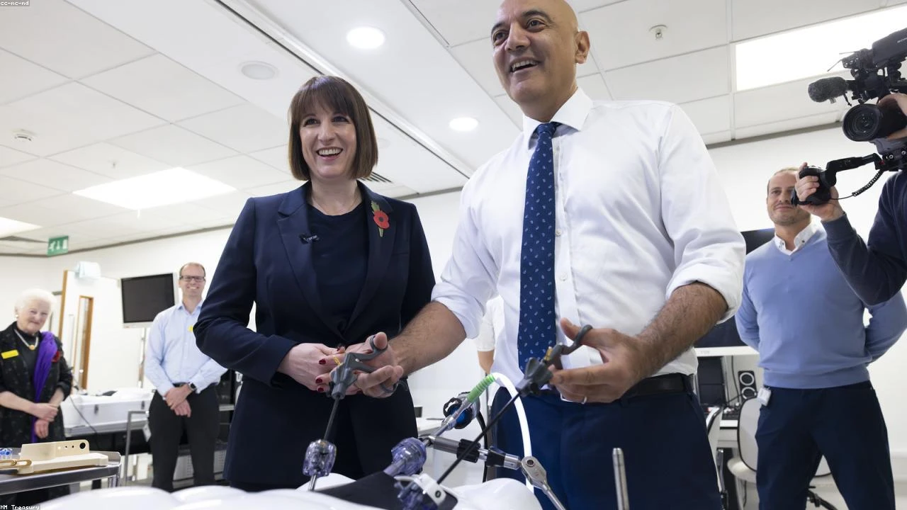 Up 24% in 2026 and Yielding 3.1%, How Should You Play SHEL Stock Amid an Iran Ceasefire?