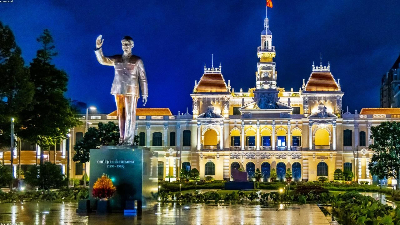 Navigating Market Volatility: A Deep Dive into US Stock Futures Amid Oil Swings and Fed Rate Concerns