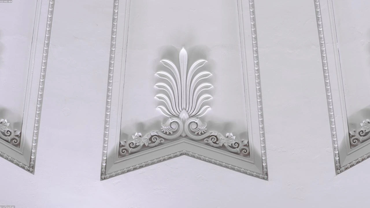 Wealthy Investors Flock to Colored Gemstones as Market Volatility Surges